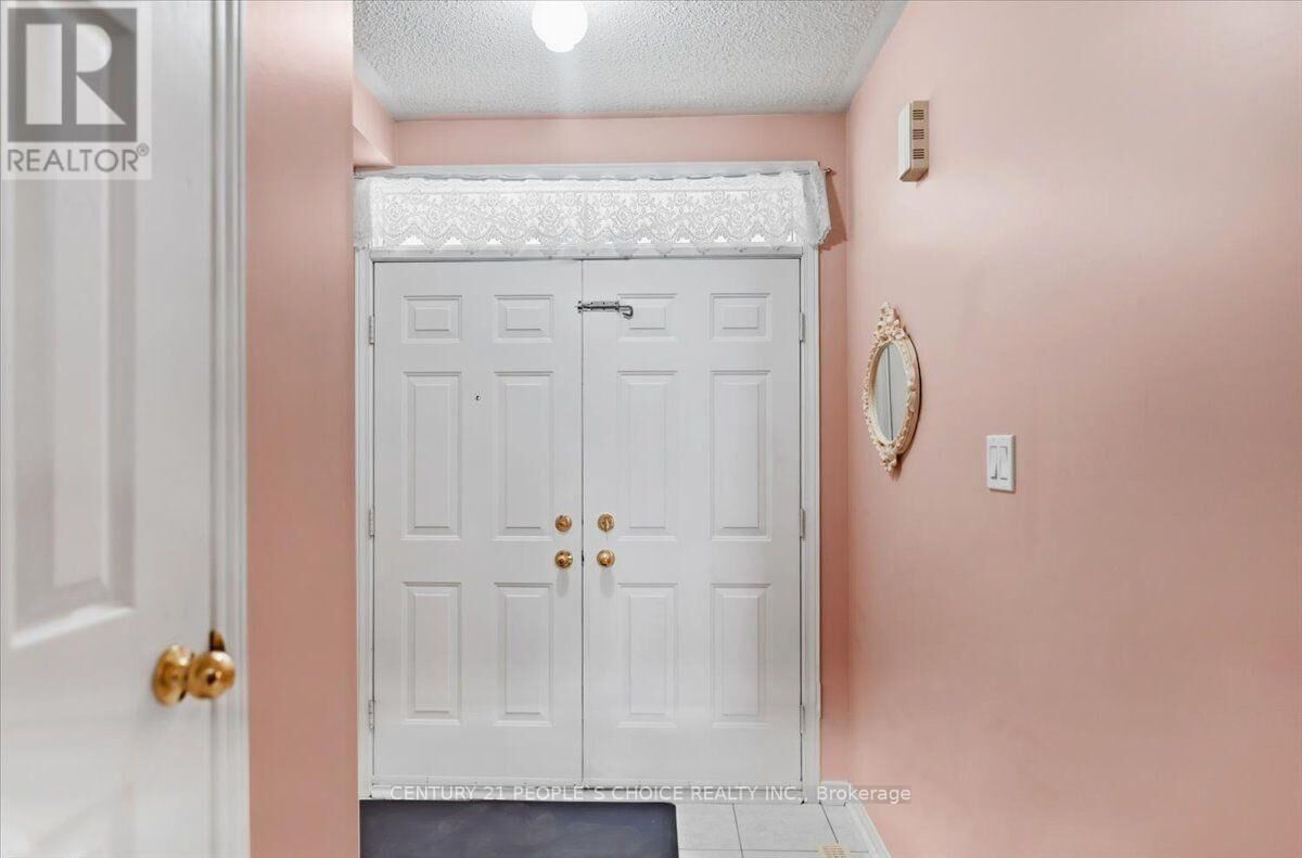 Property Photo: 33 Penguin Lane ON L6R 2A9