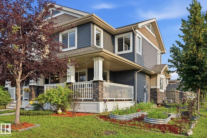 Property Photo:  17621 10 Avenue SW  AB T6W 1Z9 