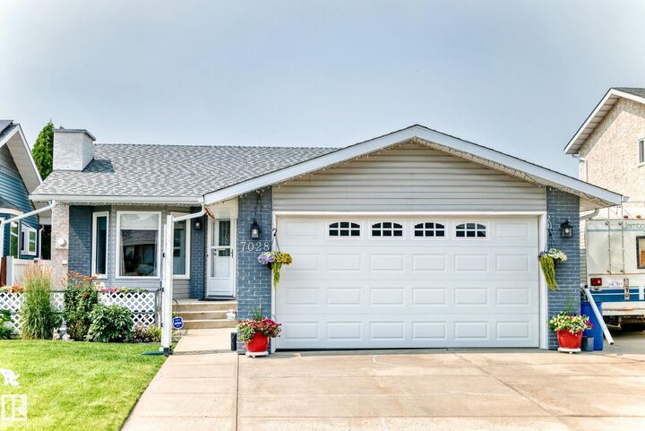 Property Photo:  7028 190 Street NW  AB T5T 5E5 