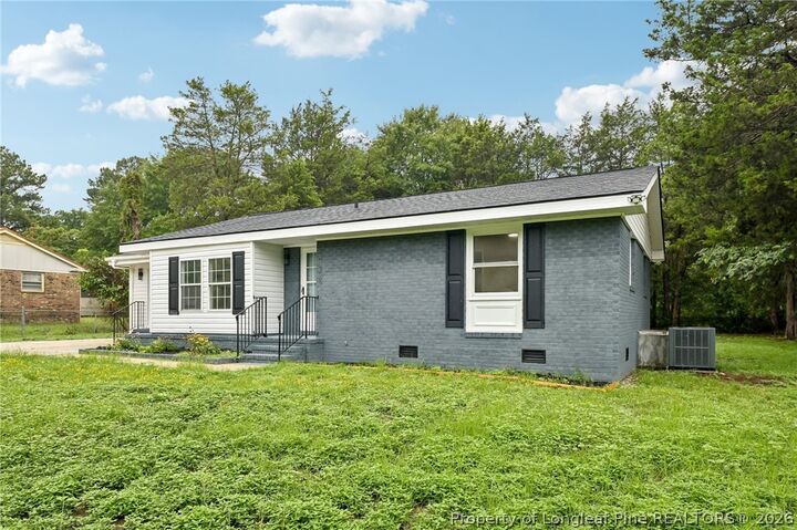 Property Photo: 628 Goodyear Drive NC 28390