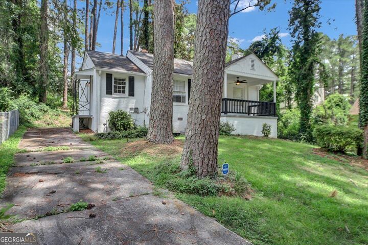 Property Photo:  914 Rosemary Avenue SW  GA 30311 