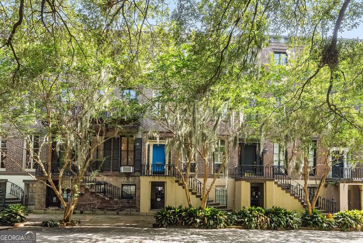 Property Photo:  125 W Gordon Street  GA 31401 