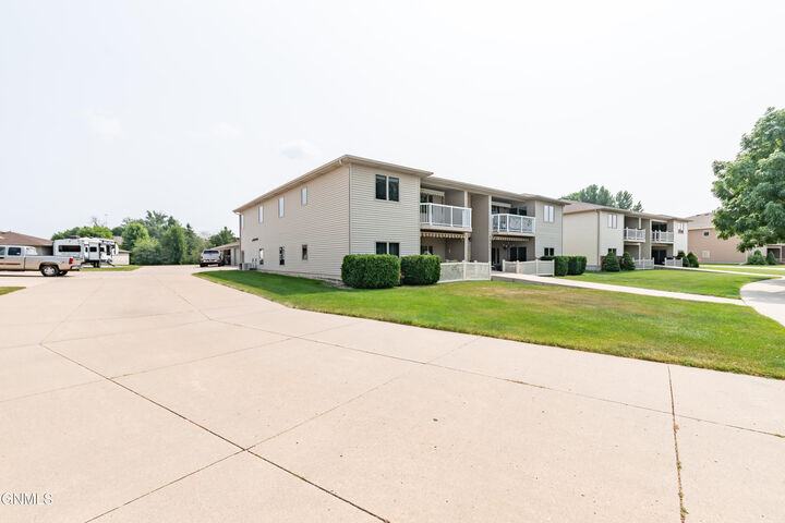 Property Photo:  2900 Bay Shore Bend SE 3  ND 58554 