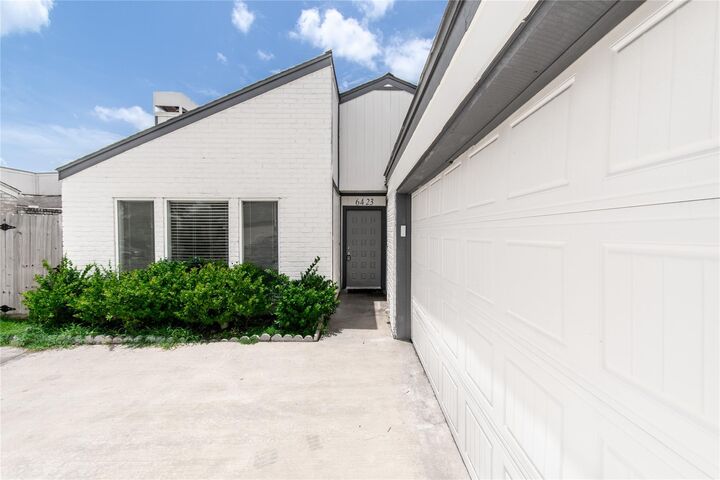 Property Photo: 6423 Coachwood Drive TX 77035