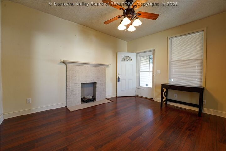 Property Photo: 1016 7th Avenue WV 25302