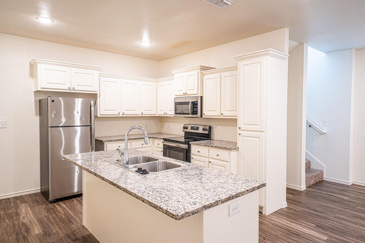 Property Photo:  6908 20th Street  TX 79407 