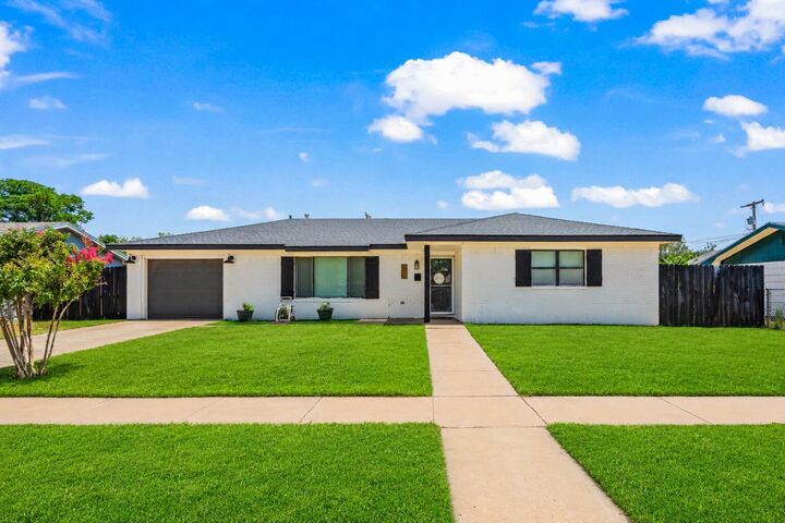 Property Photo:  115 Avenue O  TX 79401 