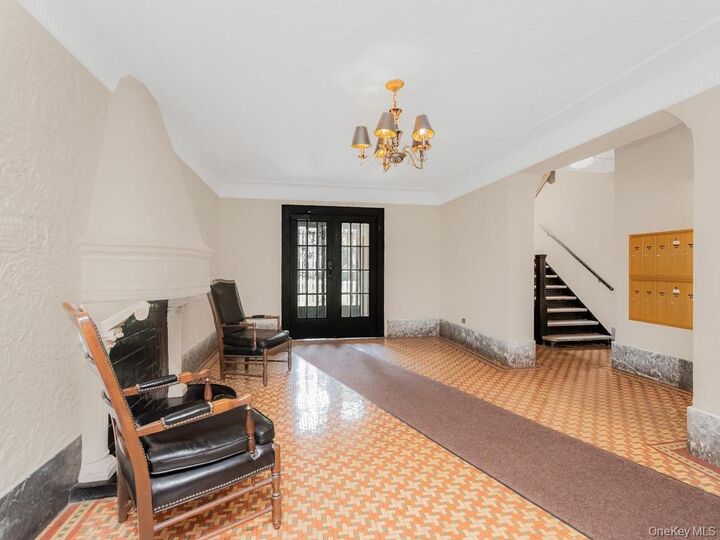 Property Photo: 1273 North Avenue 2E, Entry 7 NY 10804