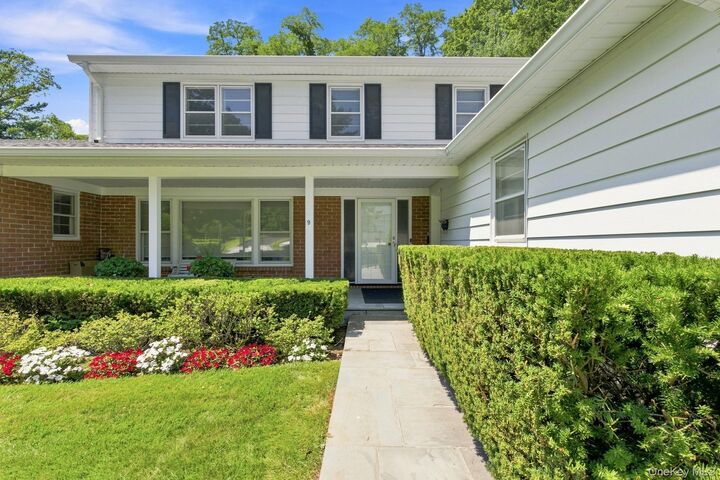 Property Photo:  9 Parkfield Road  NY 10583 