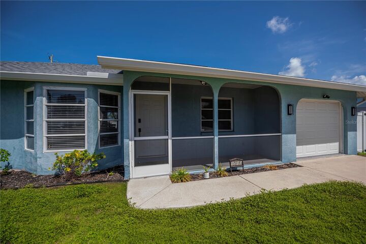Property Photo:  1510 Nantucket Road  FL 34293 