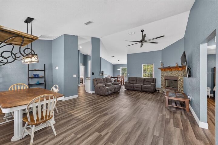 Property Photo: 230 SE 150th Avenue FL 32696