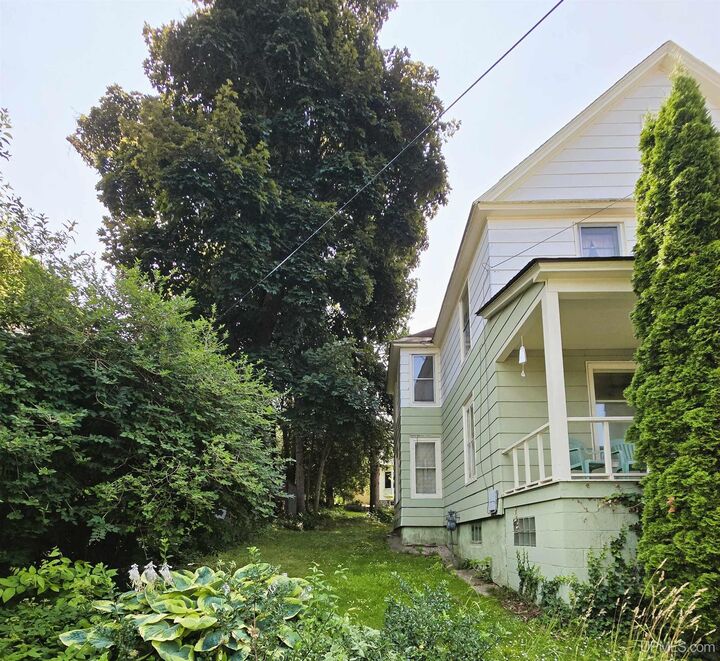 Property Photo:  609 W Douglass Avenue  MI 49931 
