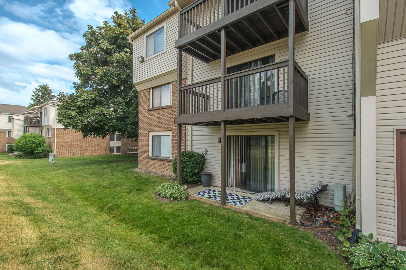 Property Photo:  30078 W 12 Mile Road  MI 48334 