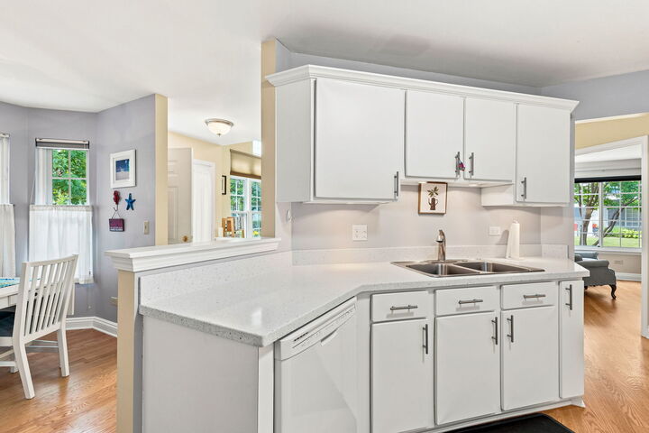 Property Photo:  30W024 Cedar Court 024  IL 60555 
