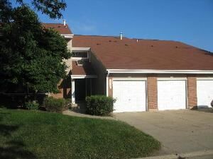 Property Photo:  995 S Pinetree Circle 995  IL 60089 