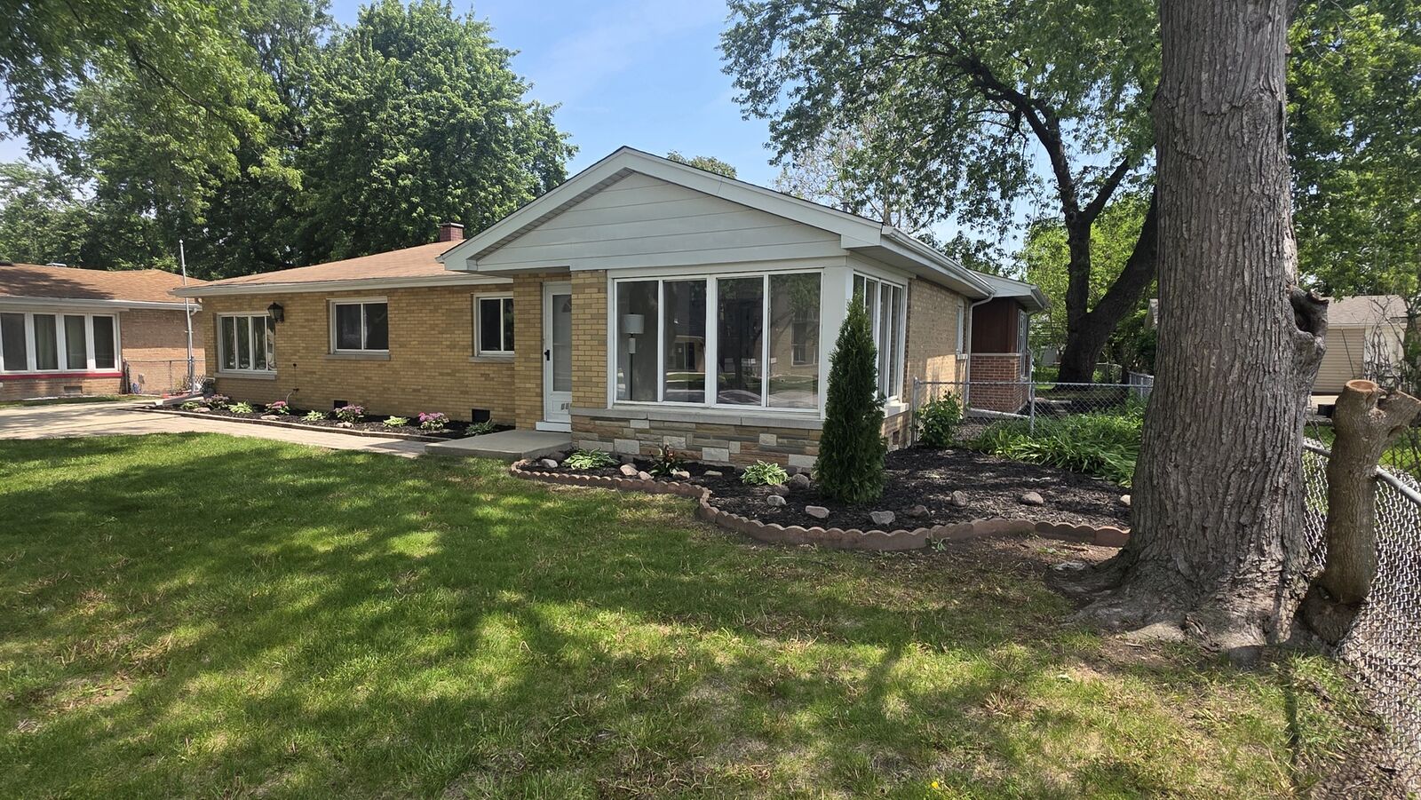 Property Photo:  8867 Mobile Avenue  IL 60453 