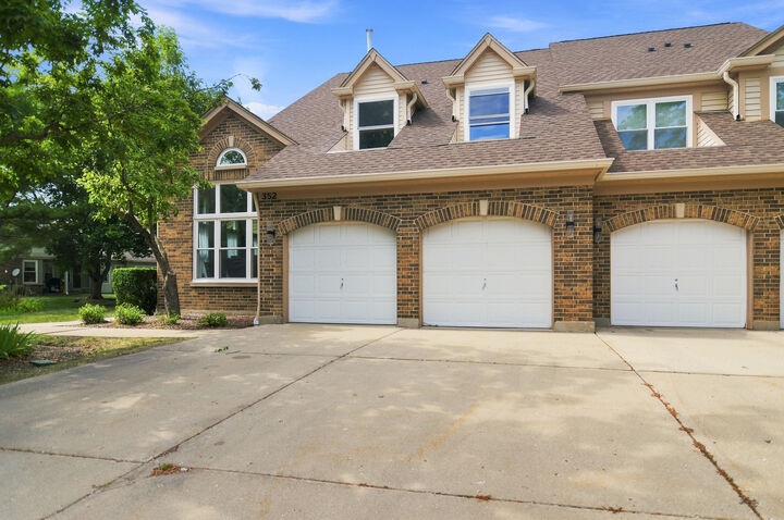 Property Photo: 352 Satinwood Court N IL 60089
