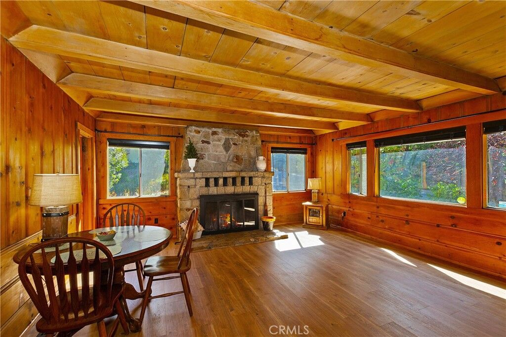 Property Photo: 863 Oak CA 92385