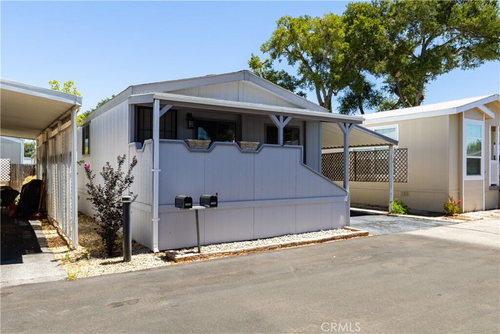 Property Photo:  1215 El Camino Real 61  CA 93422 