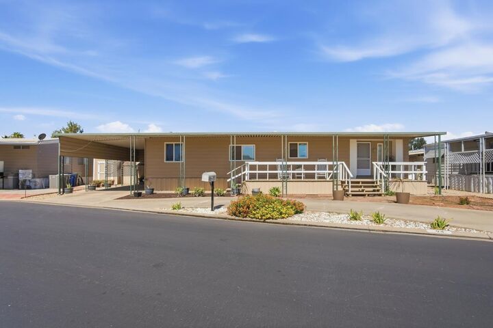 Property Photo:  2240 Golden Oak Lane 94  CA 95341 