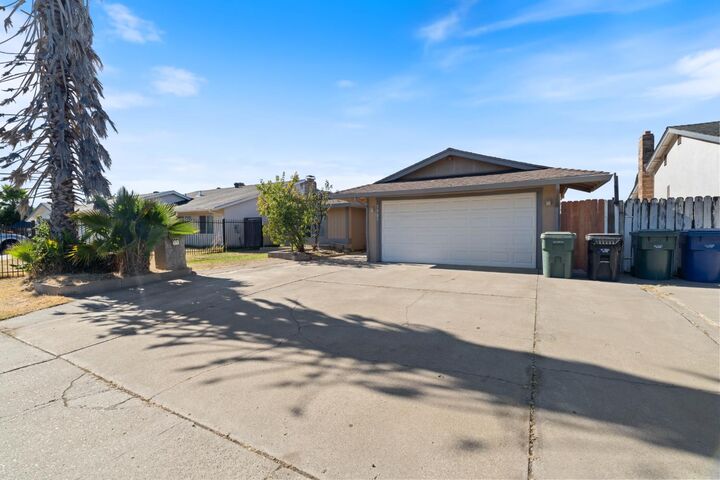 Property Photo:  7905 Scottsdale Drive  CA 95828 