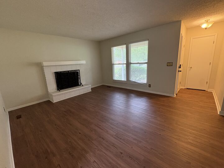 Property Photo: 2075 Stonebrook Dr TN 37128