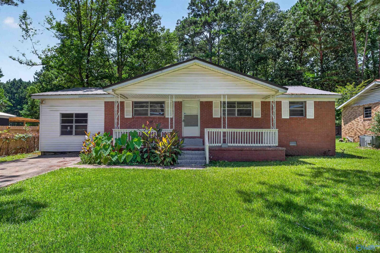 Property Photo: 1544 Hooks Lake Road AL 35901