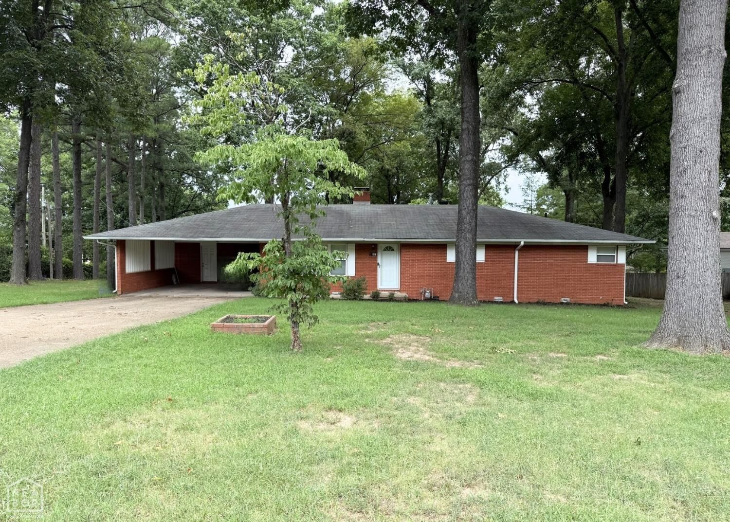 Property Photo:  4108 Oakhill Lane  AR 72405 