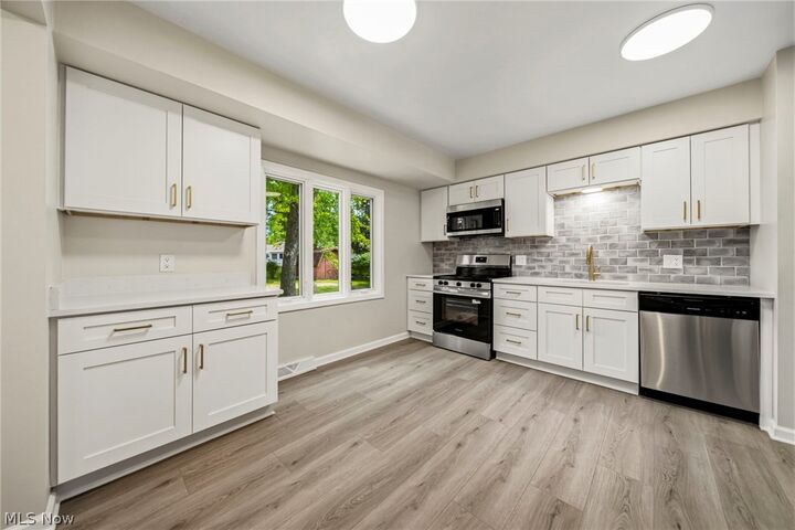 Property Photo: 32705 W Nimrod Street OH 44139