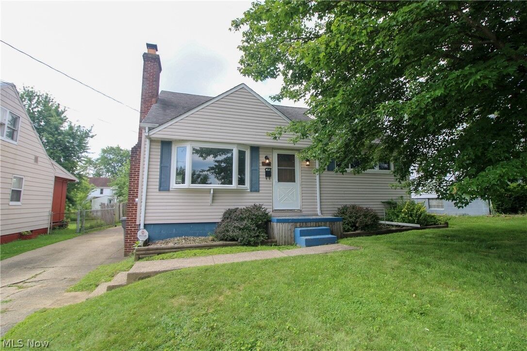 Property Photo:  1307 Humbolt Avenue  OH 44502 