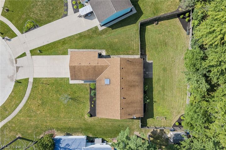 Property Photo:  16002 Wedgewood Lane  OH 44149 
