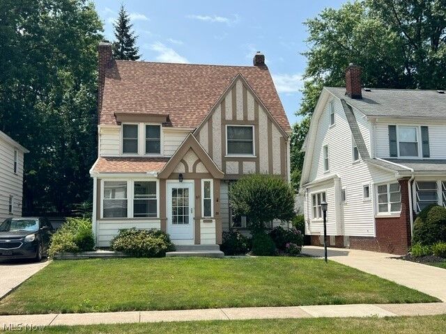 Property Photo: 88 Sunnycliff Drive OH 44123