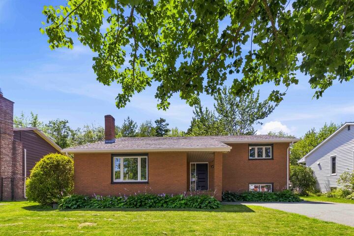 Property Photo:  28 Hallmark Crescent  NS B2V 1Z9 