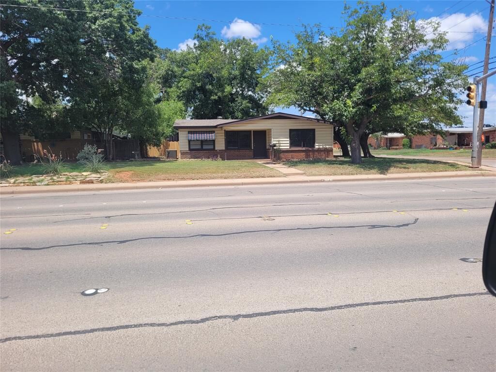 Property Photo:  3500 N 10th Street  TX 79603 