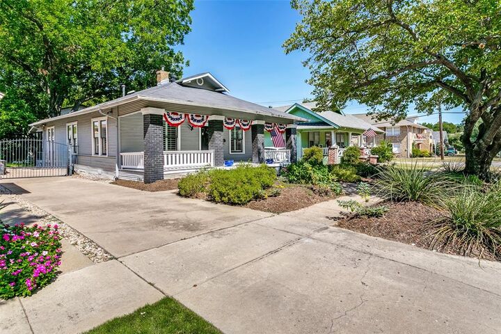 Property Photo:  2004 Fairmount Avenue  TX 76110 