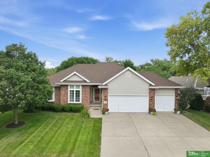 Property Photo:  7111 S 167th Circle  NE 68136 