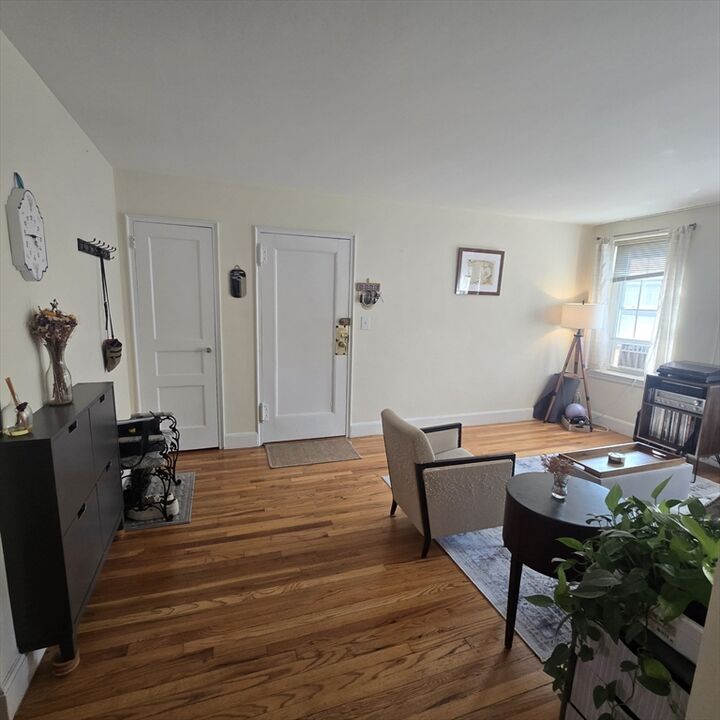 Property Photo:  31.5 Englewood Ave 3  MA 02445 