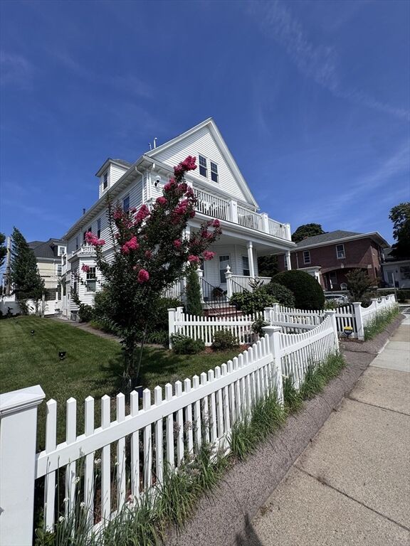 Property Photo:  126 Bayswater St 126  MA 02128 