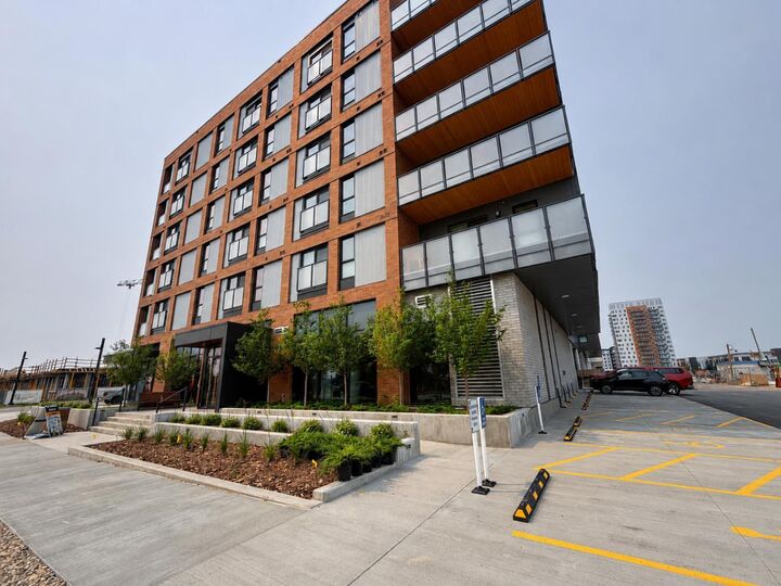 Property Photo: 3107 Warren Street NW 509 AB T3B 0M2