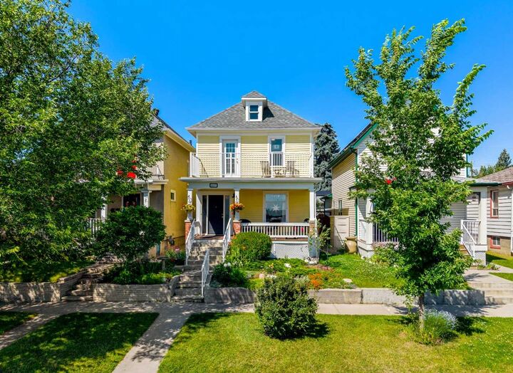 Property Photo:  2107 9 Street SE  AB T2G 3B7 