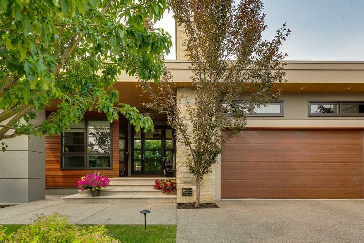 Property Photo: 67 Aspen Ridge Square SW AB T3H 1T2