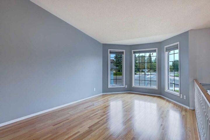 Property Photo:  411 Shawinigan Drive SW  AB T2Y 3A2 