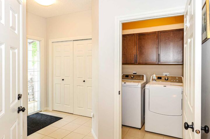 Property Photo: 5021 34 Avenue 7 AB T4V 5G2