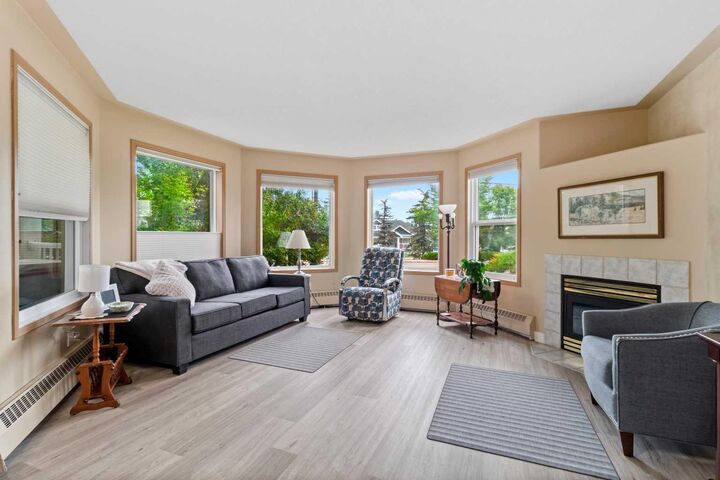 Property Photo: 5435 Lakeshore Dr, 105 AB T4S 1T2