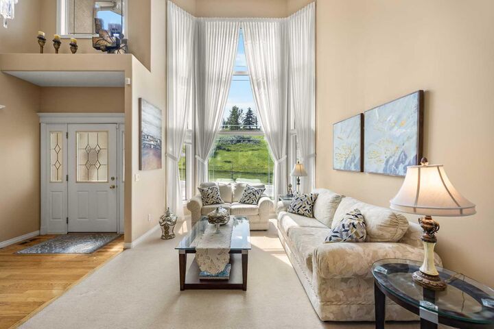 Property Photo: 207 Hamptons Drive NW AB T3A 5S1