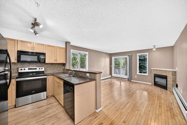 Property Photo:  70 Panamount Drive NW 3109  AB T3K 5Z1 