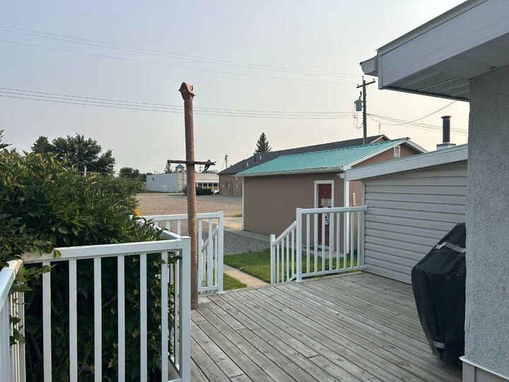 Property Photo:  315 3 Avenue N  AB T0K 2K0 