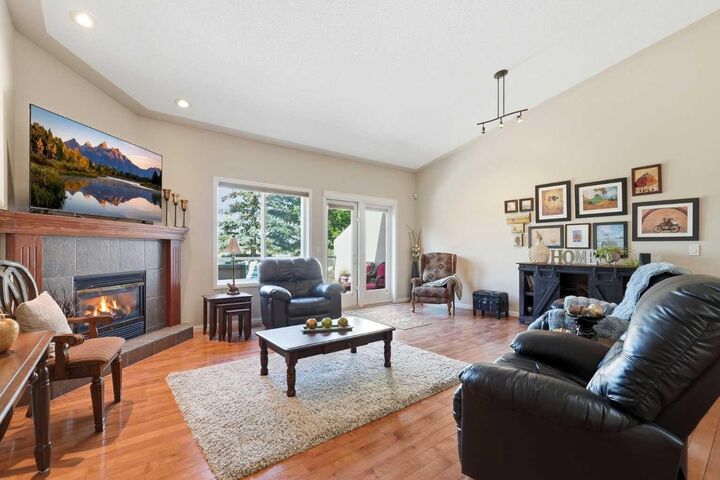 Property Photo: 120 Sierra Morena Landing SW AB T3H 4K4