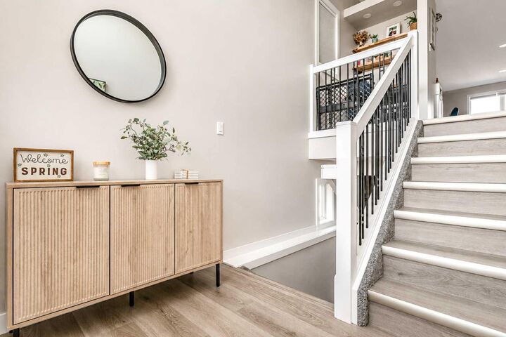 Property Photo: 1614 2 Avenue E AB T1R 1K3
