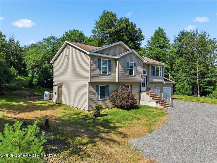 Property Photo:  612 Minsi Trail E  PA 18334 